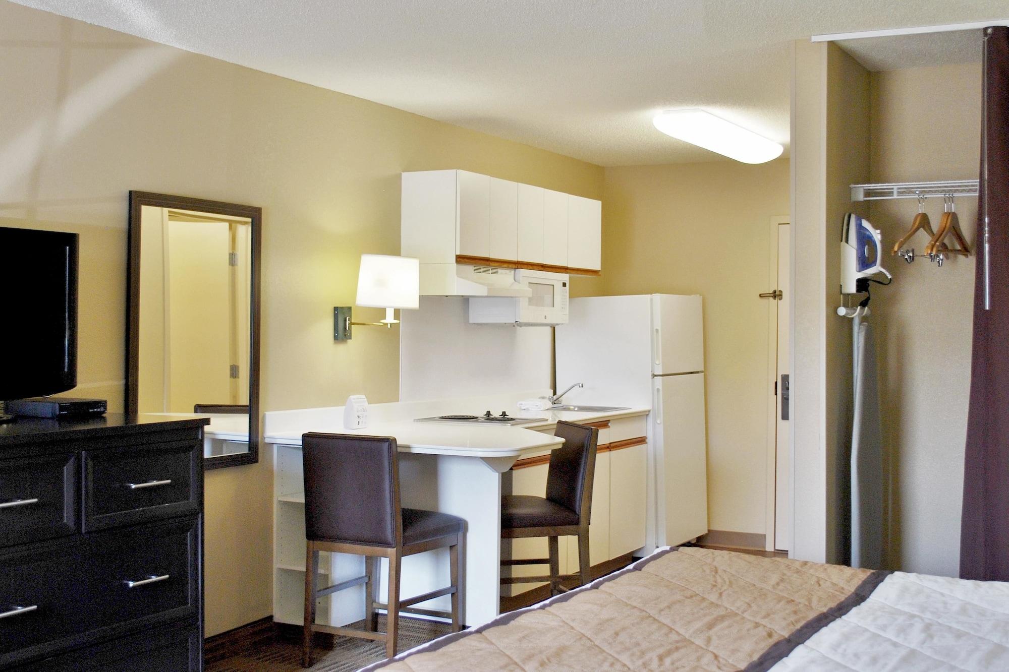 Extended Stay America Suites - St Louis - Westport - Central Maryland Heights Exterior photo