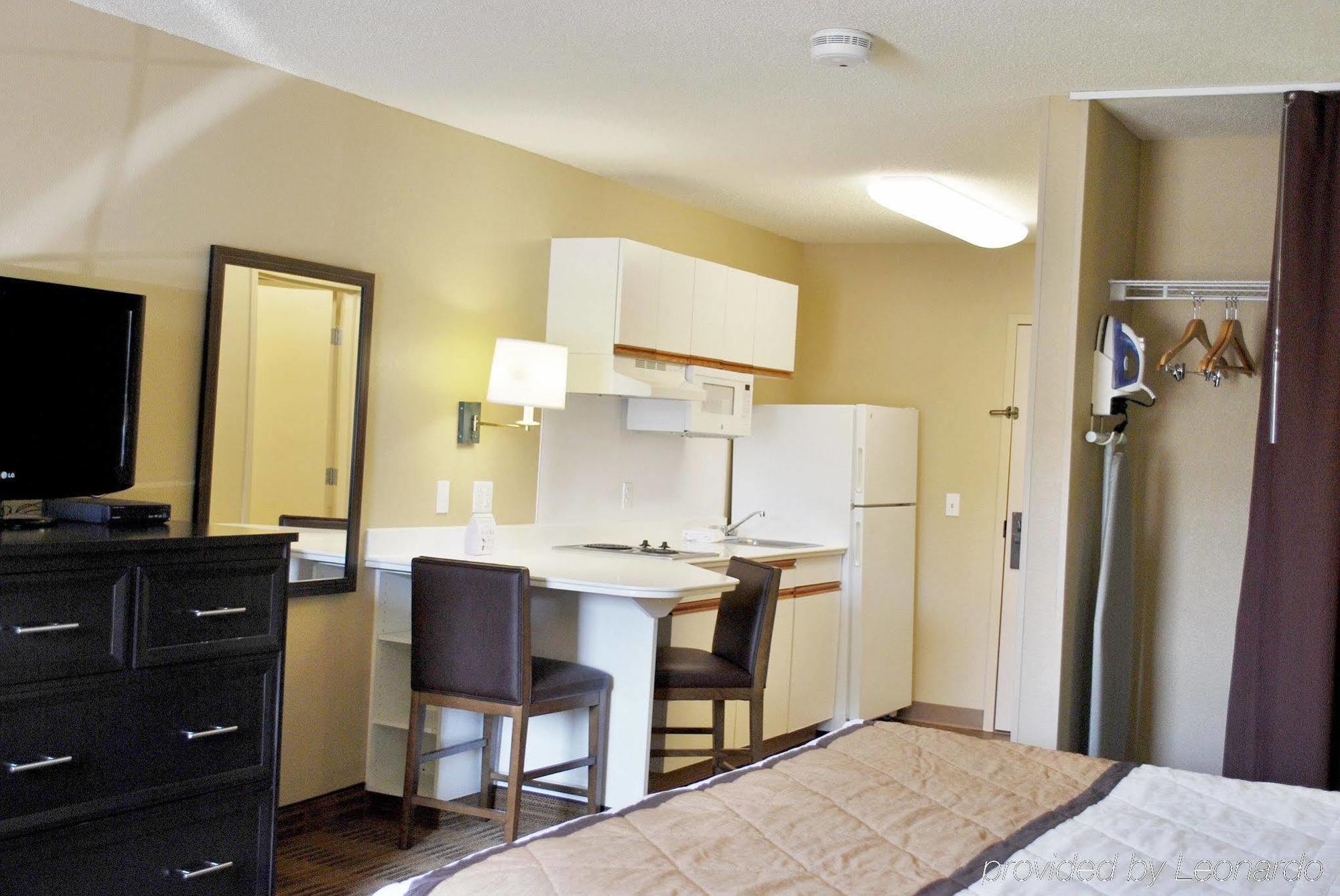 Extended Stay America Suites - St Louis - Westport - Central Maryland Heights Exterior photo